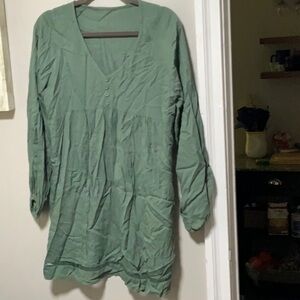 Green Long Sleeve Tunic Top